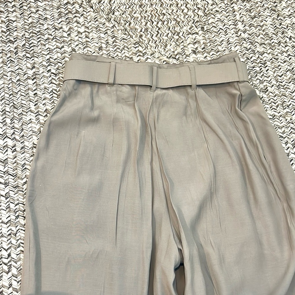 🔥VTG KRIZIA,Moods Soft Gabardine Pleated High-Waisted,Tapered-Leg Pant,Size 12 - Picture 4 of 9